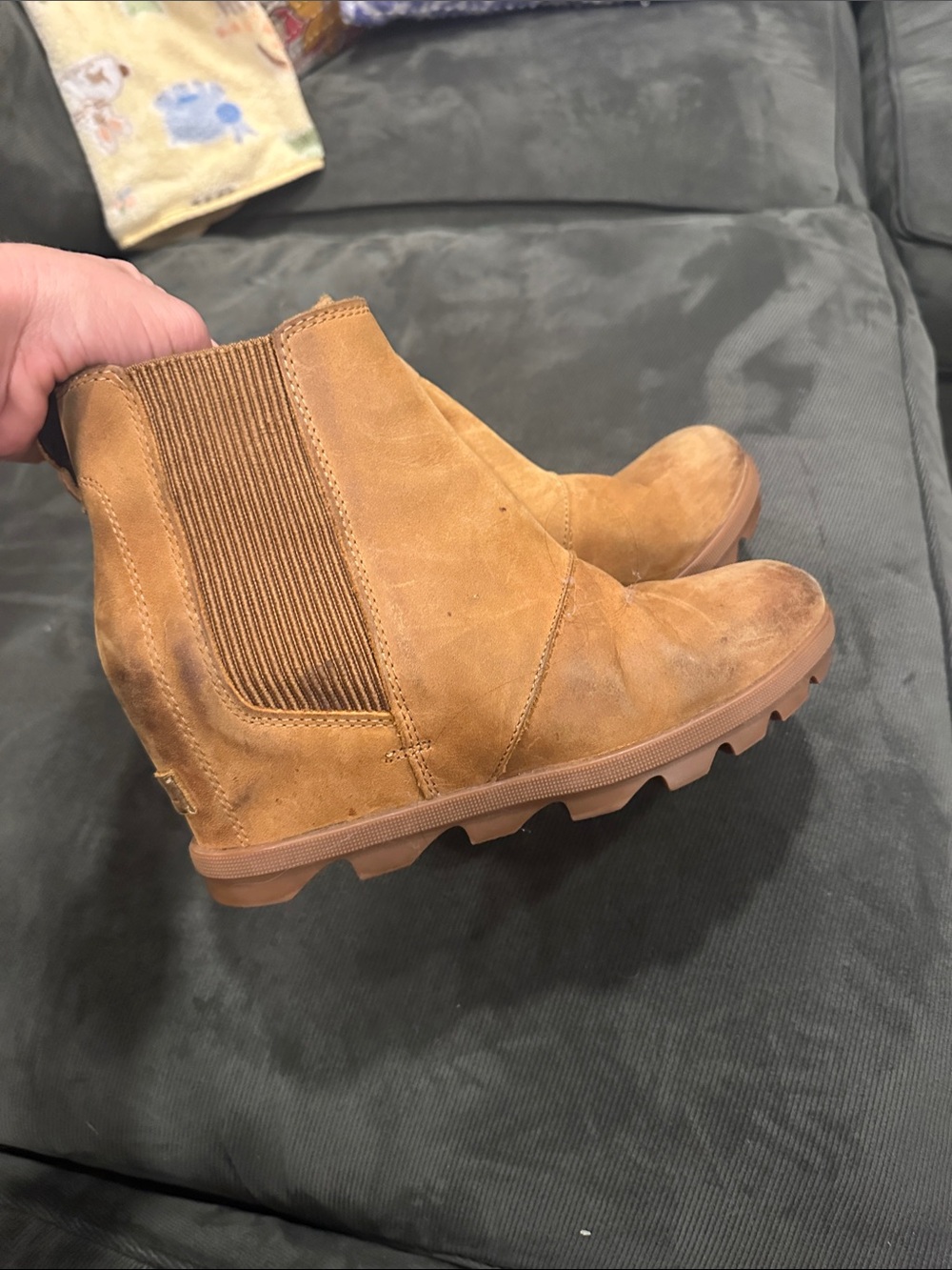 Sorel Women's Chelsea Wedge Ankle Booties in Chestnut Brown
